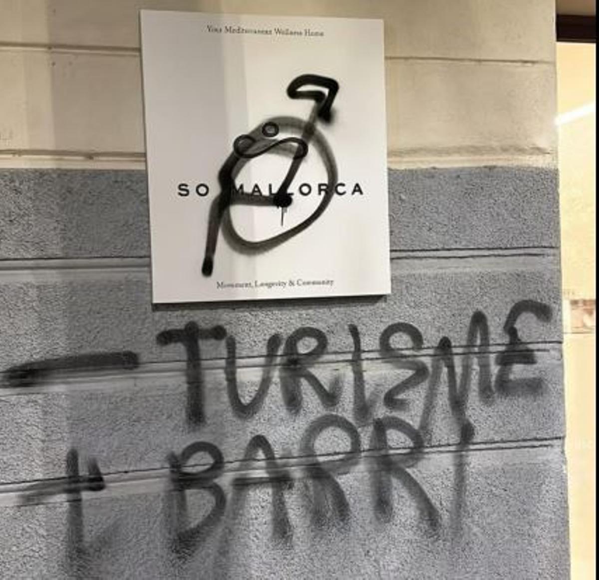 Pintadas en un local de Nuredduna.