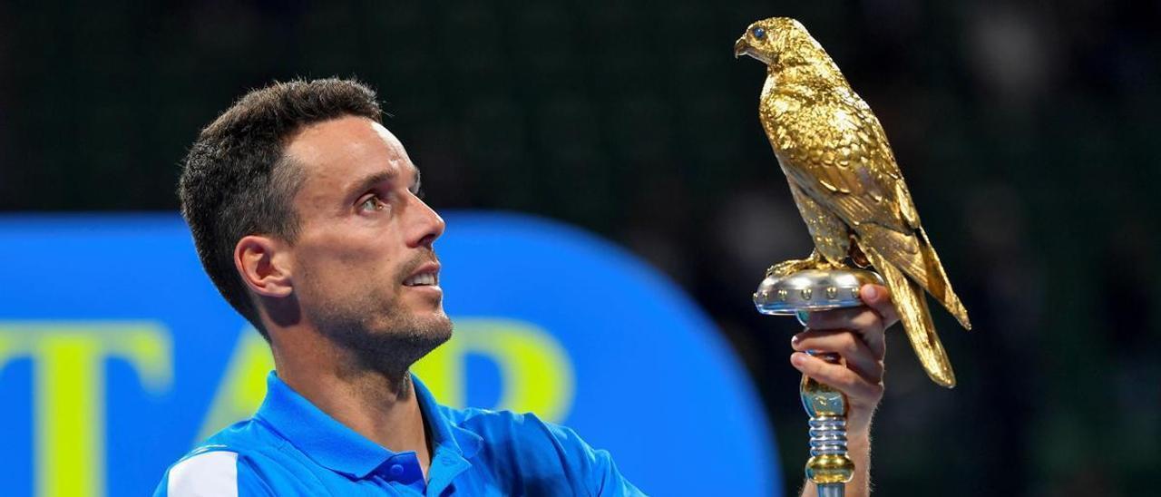 Roberto Bautista se venga de Basilashvili y logra su 10º título, el ATP 250 de Qatar.