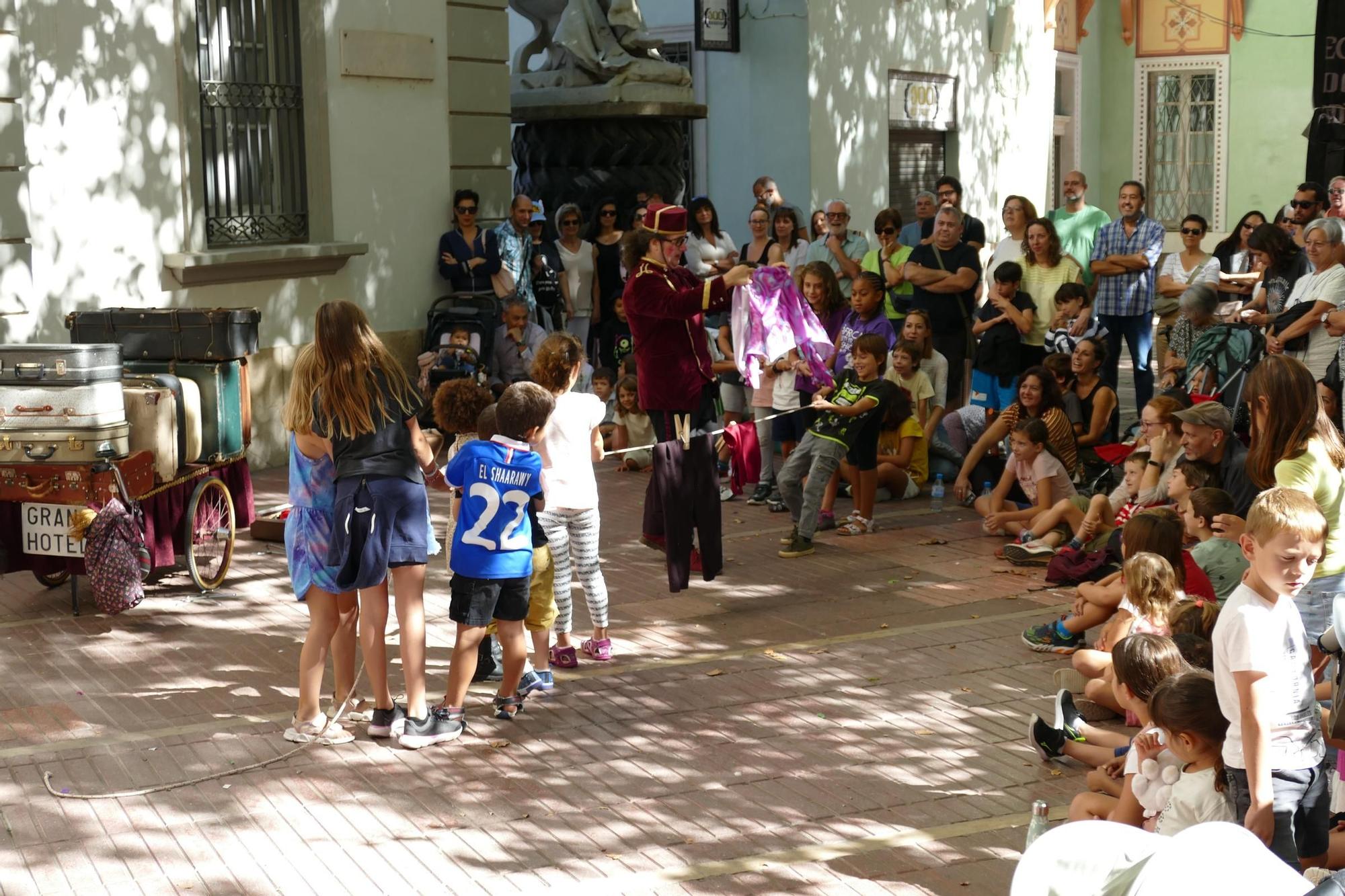 La màgia s'escampa pels carrers i les places de Figueres