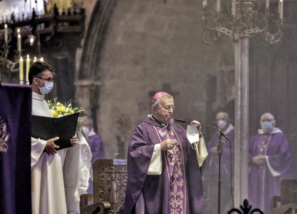 Funeral por las víctimas del coronavirus en la Seu de Mallorca