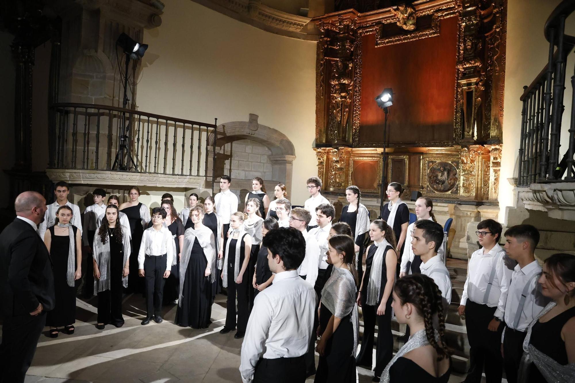 EN IMÁGENES: así fue el concierto del León de Oro