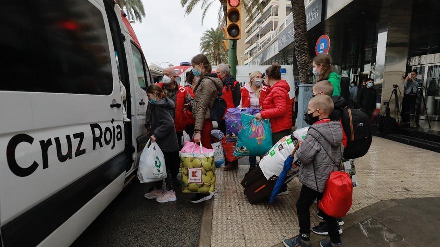 Menores refugiados de Ucrania a su llegada a Palma el pasado maro