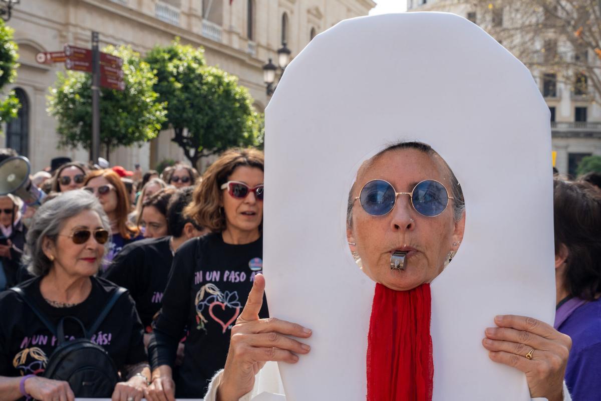 Una de las manifestaciones del 8M de  este domingo en Sevilla.
