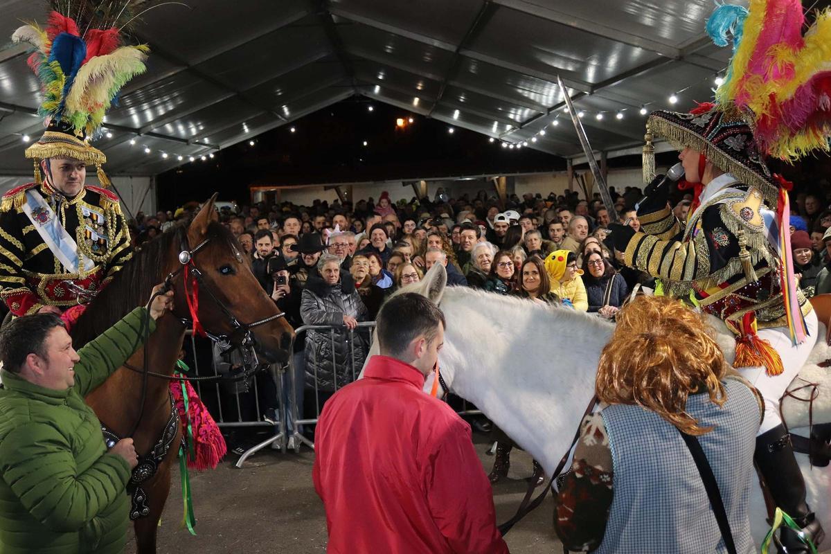 Os Xenerais da Ulla amenizando unha festa de Entroido anterior en Sergude.