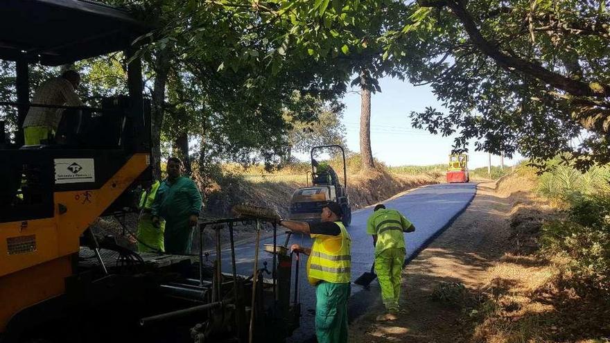 Pavimentación del vial de Outeiro de Lalín de Arriba