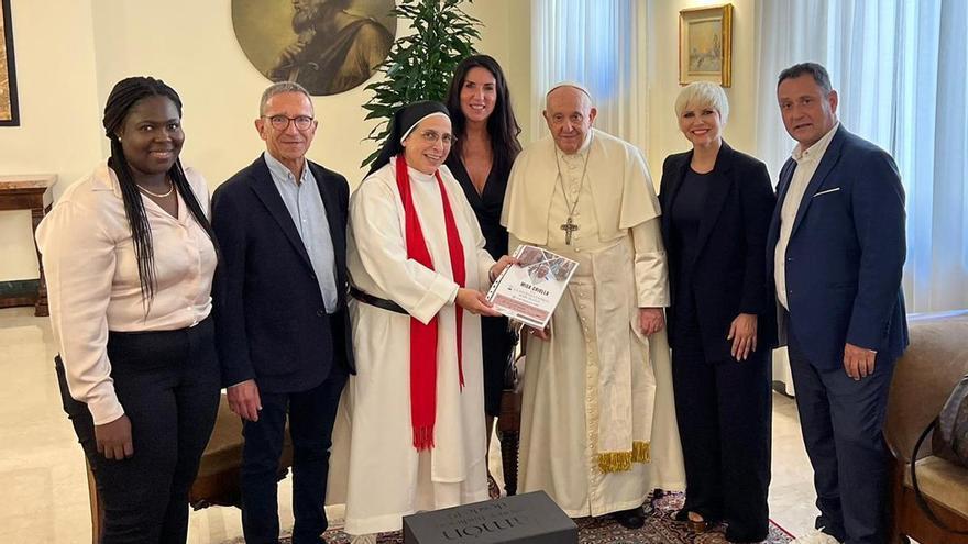 El Papa beneeix la missa criolla que sor Lucía impulsa a la Sagrada Família per Ucraïna