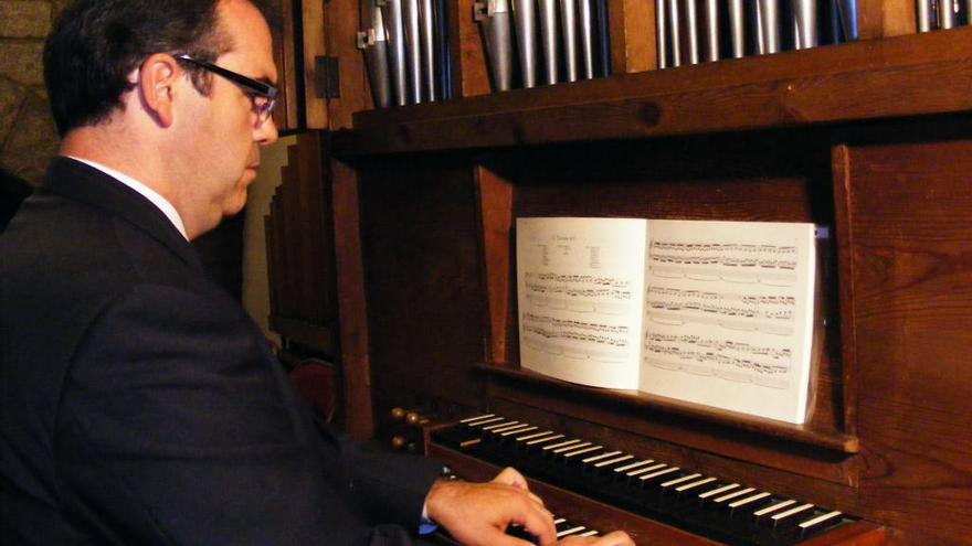 El organista alcoyano, Francisco Amaya.