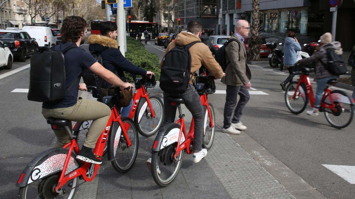 «Vaig anar a veure un capvespre a la platja de Barcelona però el sol es va pondre darrere meu» | El Mundo Today