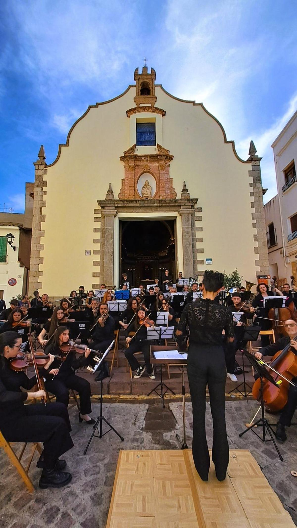 Les societats musicals posen la banda sonora a la Setmana Santa de Sagunt