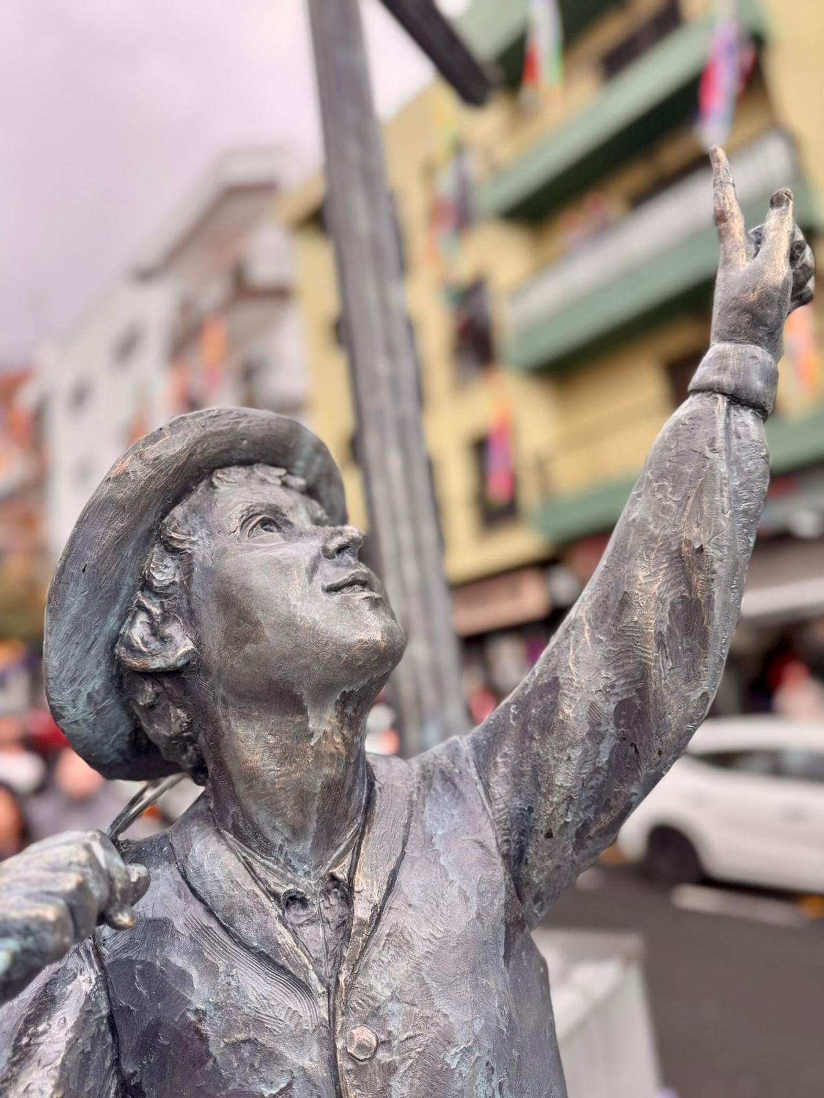 La nueva escultura ‘Homenaje a Mayo’ ya luce en las calles de Los Realejos