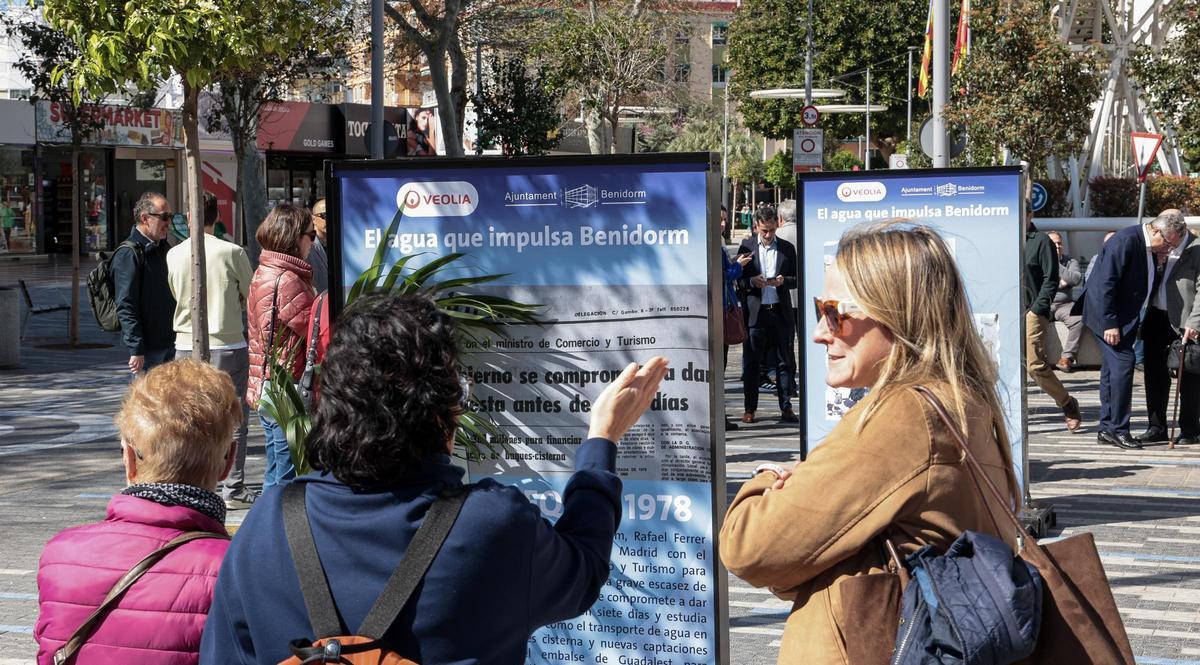 La muestra hace un recorrido por la historia de la gestión del agua de Benidorm desde la sequía de 1978.