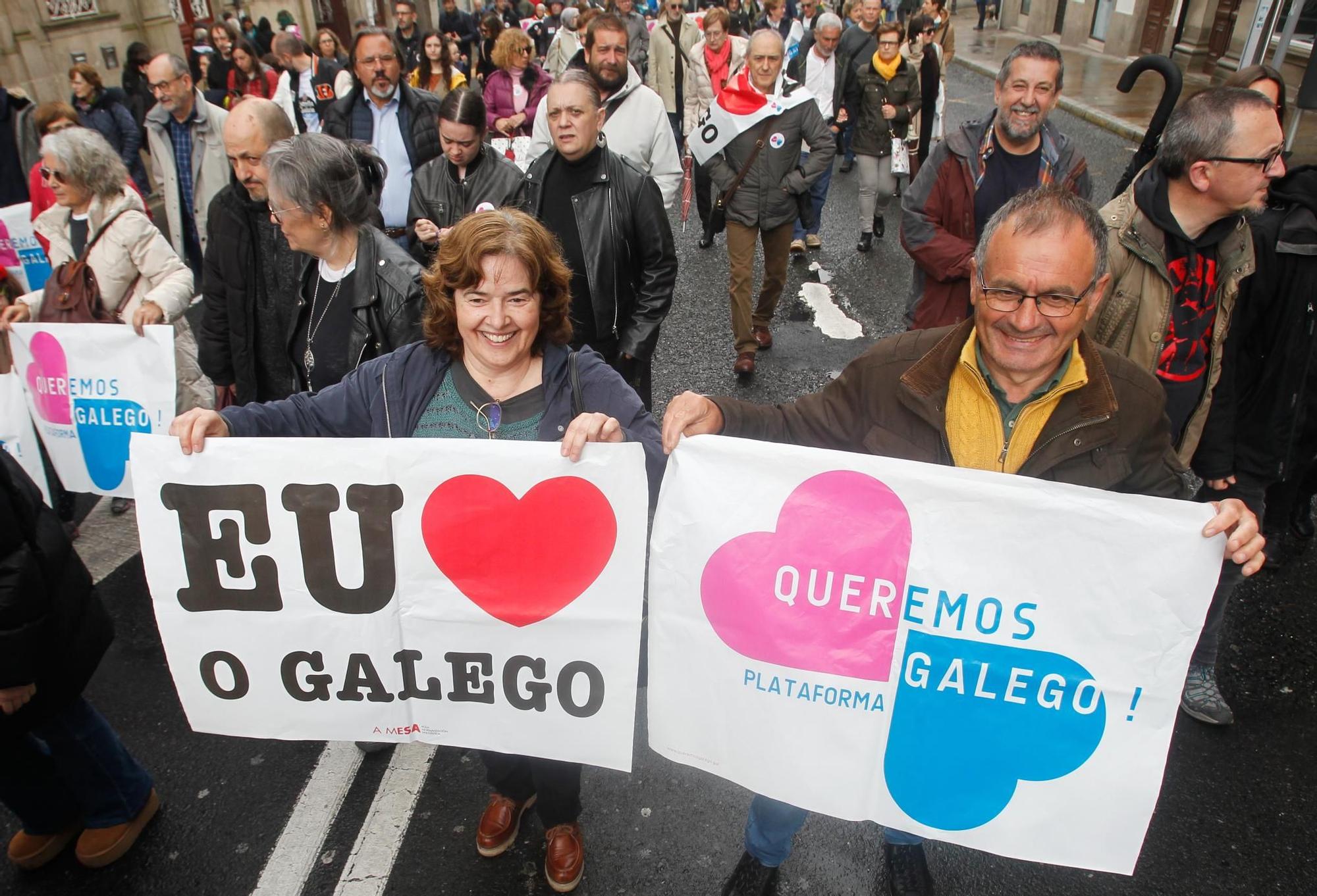 Día das Letras Galegas: multitudinaria manifestación en Santiago