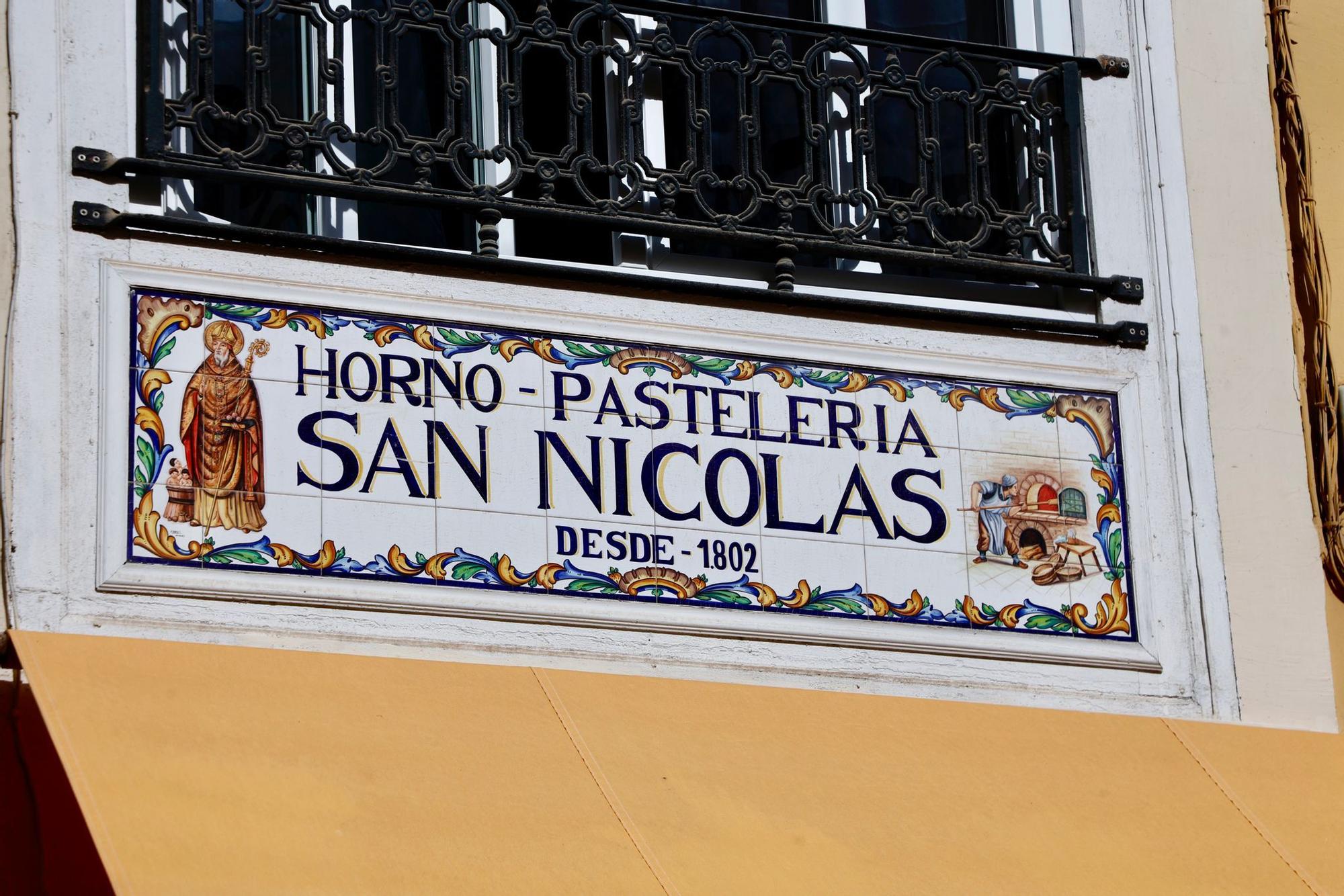 Los rótulos artesanales se resisten al olvido