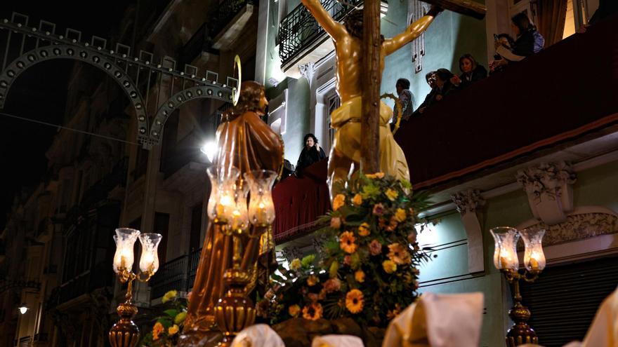 Cantos en Alcoy para rasgar el silencio