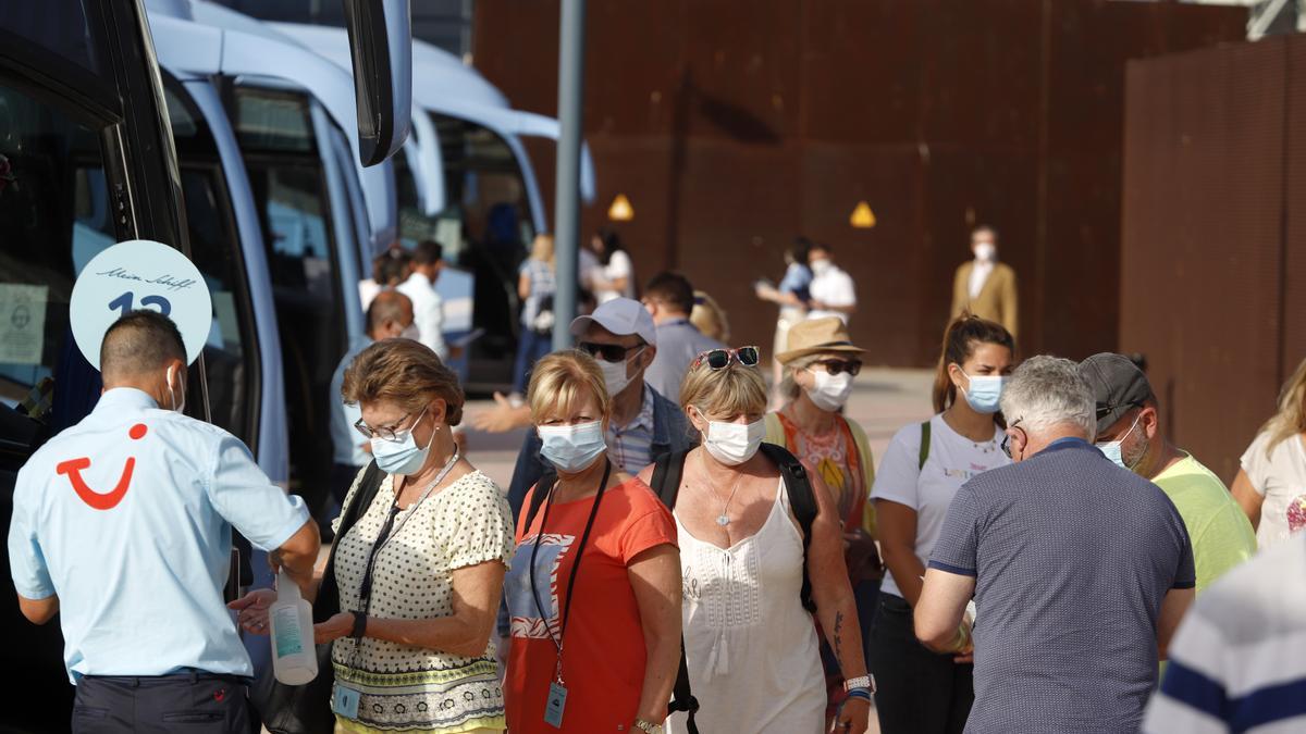 Llegada del primer crucero a Málaga tras el inicio de la pandemia