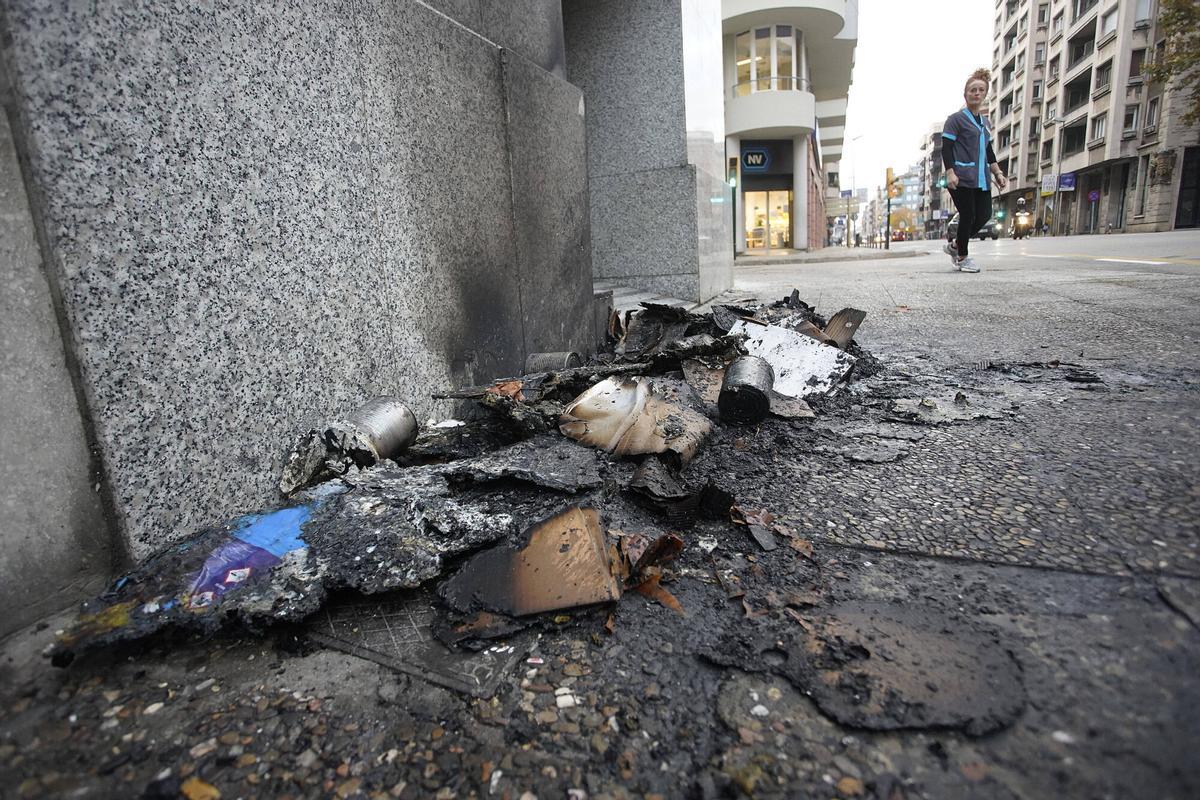 Girona carretera Bcn 15 Botega Toscana incendi cartrons exterior local ,vidres façana trencats
