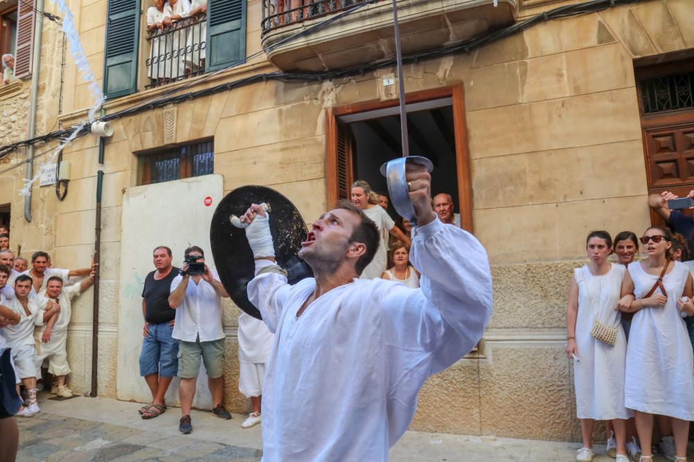 Pollença se vuelca con el simulacro de los moros y cristianos