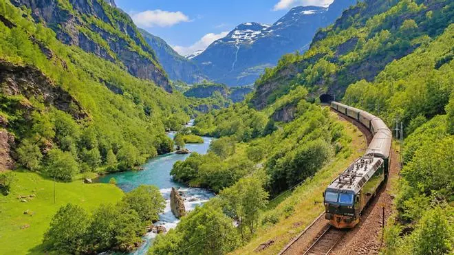 El viaje en tren de 7 horas que atraviesa los paisajes más salvajes del norte de Europa