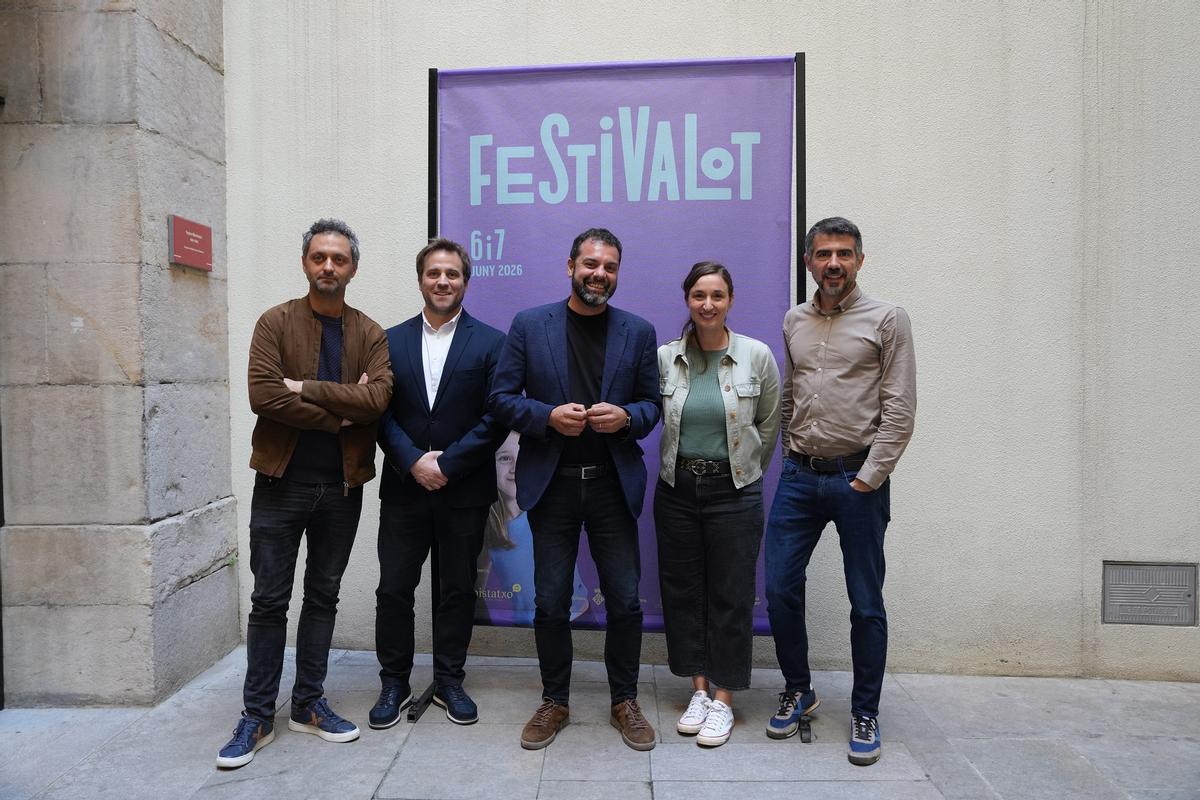 Dos dels Amics de les Arts i Peré, amb Ayats i Camps, aquest dijous.