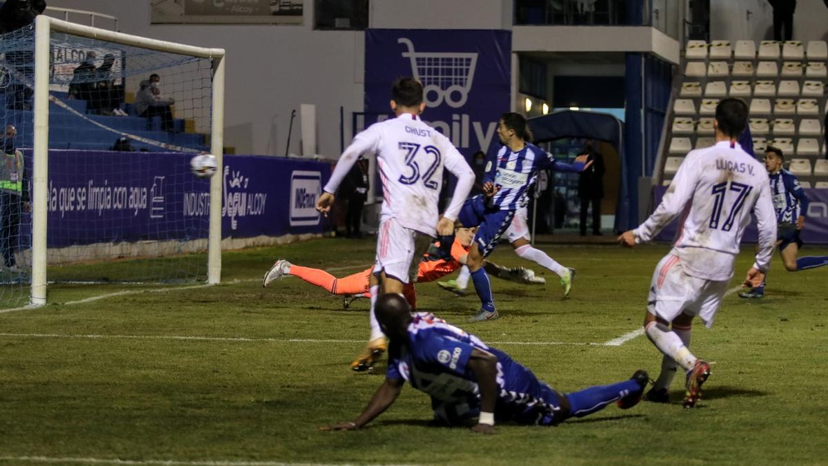 Alcoyano - Real Madrid: El Alcoyano hace historia y elimina al Madrid de la Copa del Rey (2-1)