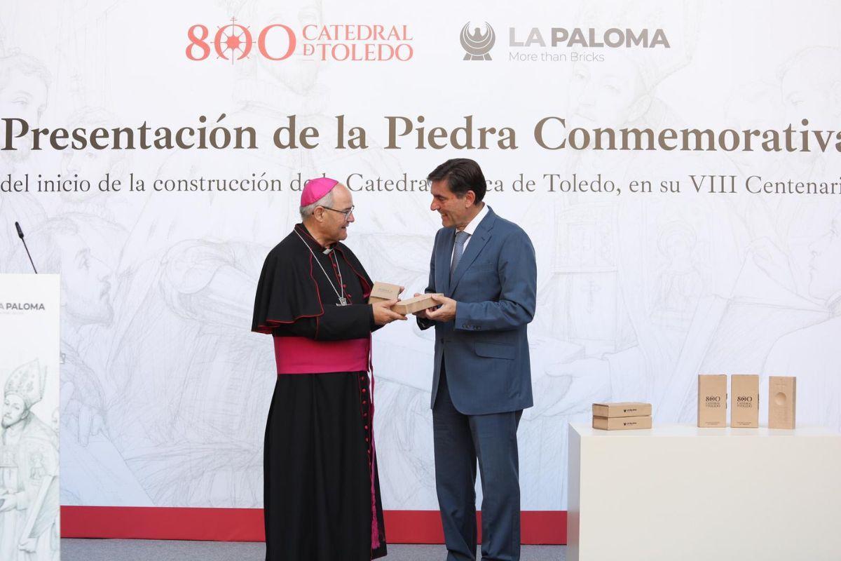 La Catedral de Toledo regalará 11.000 réplicas de su primera piedra por sus 800 años: así puedes conseguirla