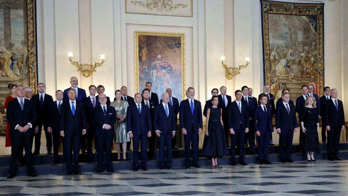 Primera foto de familia de los participantes en la cumbre de la OTAN de Madrid.