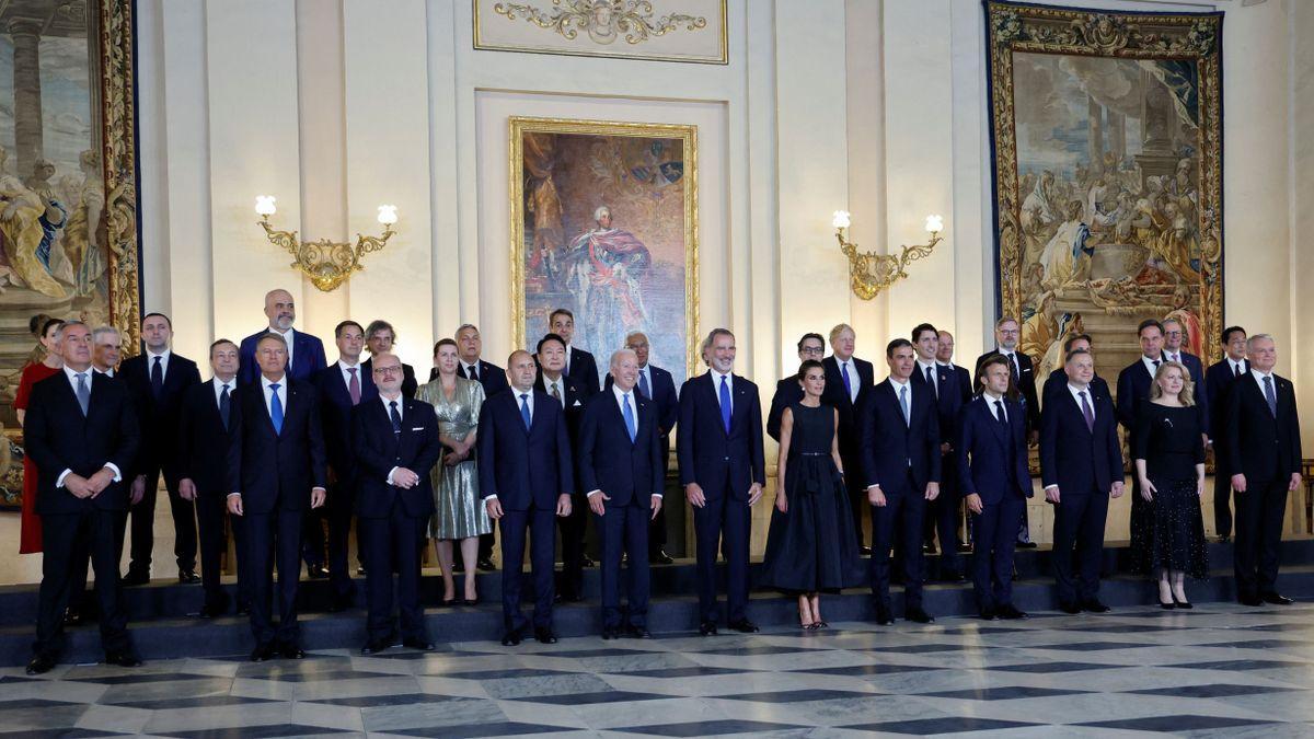 Primera foto de familia de los participantes en la cumbre de la OTAN de Madrid. 