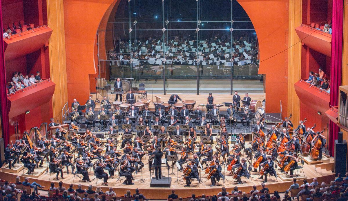 La Orquesta Filarmónica de Gran Canaria dirigida por Karel Mark Chichon el pasado 5 de diciembre.