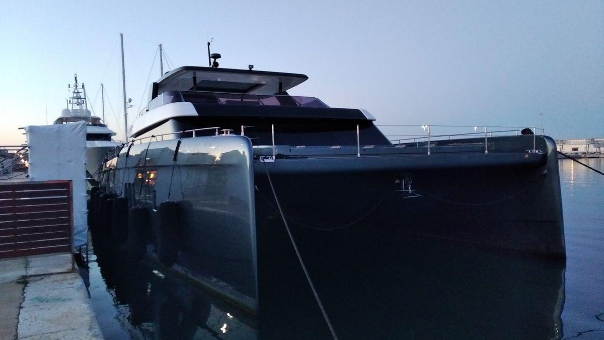 El yate de Rafa Nadal, atracado en el puerto de Dénia.