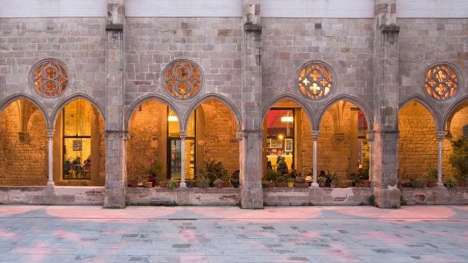 Barcelona desencalla la reapertura del encantador bar bajo las bóvedas del Convent de Sant Agustí