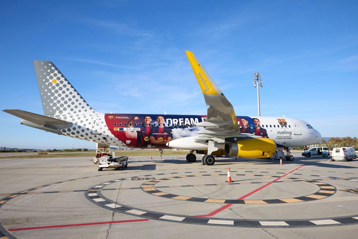 "Blaugranes al vent!": así es el nuevo avión del Barça femenino