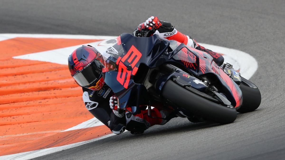 Marc Márquez impresionó en su primera toma de contacto con la Ducati que pilotará el próximo año