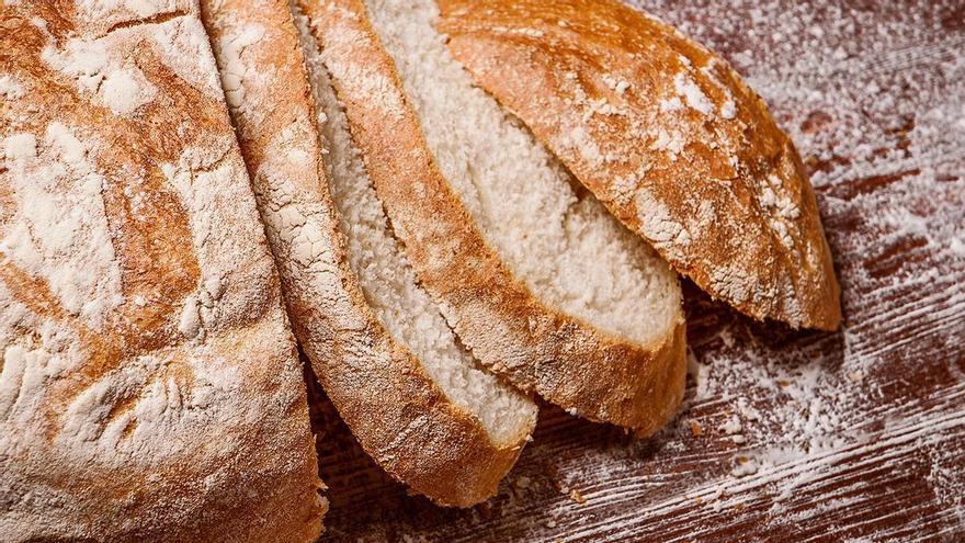 Pan de congelador como recién horneado: el truco que arrasa para recuperar la barra congelada