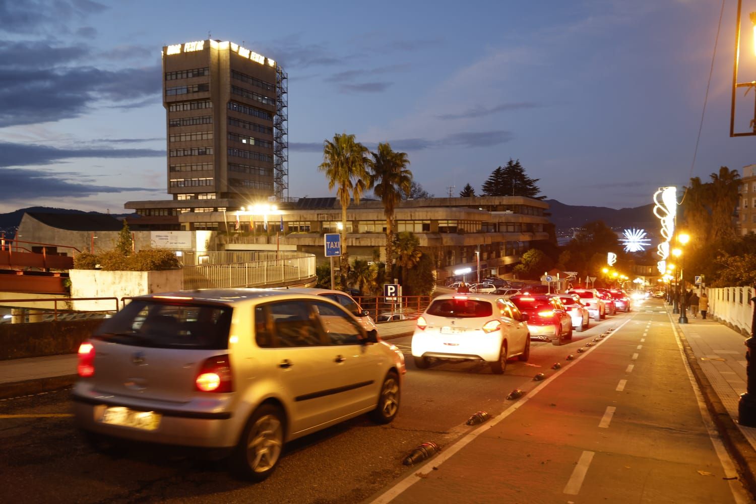 Vigo repite escenario: vuelven los atascos con la caída de la noche