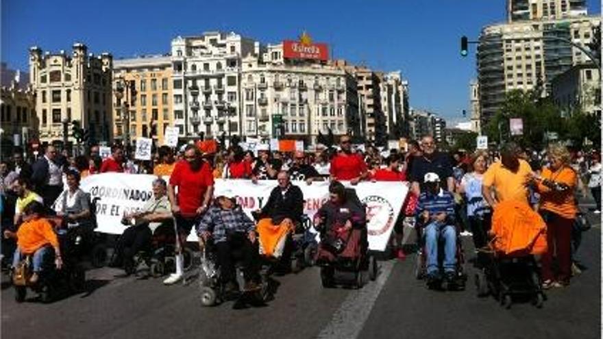 La manifestación contra los impagos del Consell, ayer.