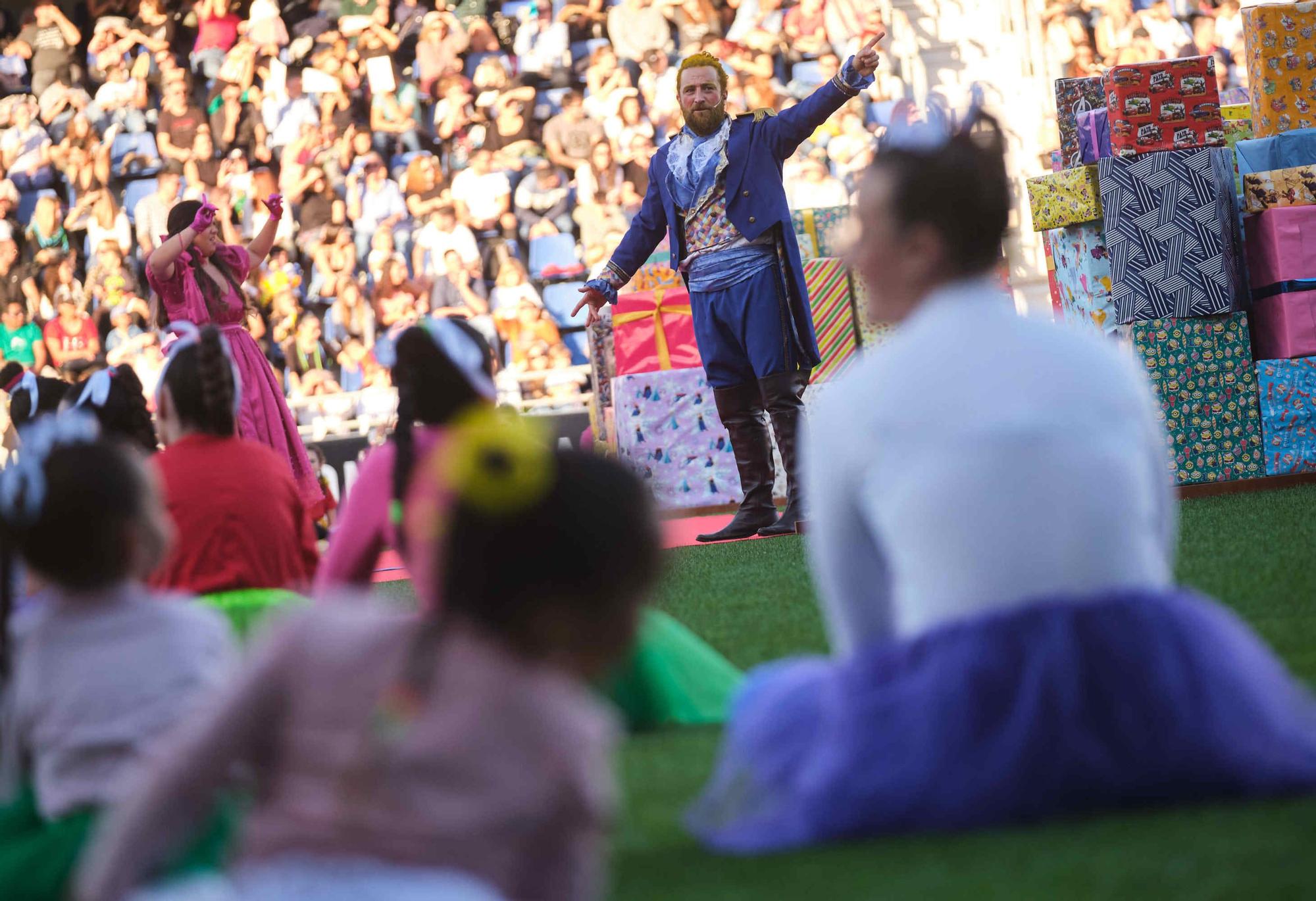 Espectáculo de los Reyes Magos en el Estadio Heliodoro Rodríguez López