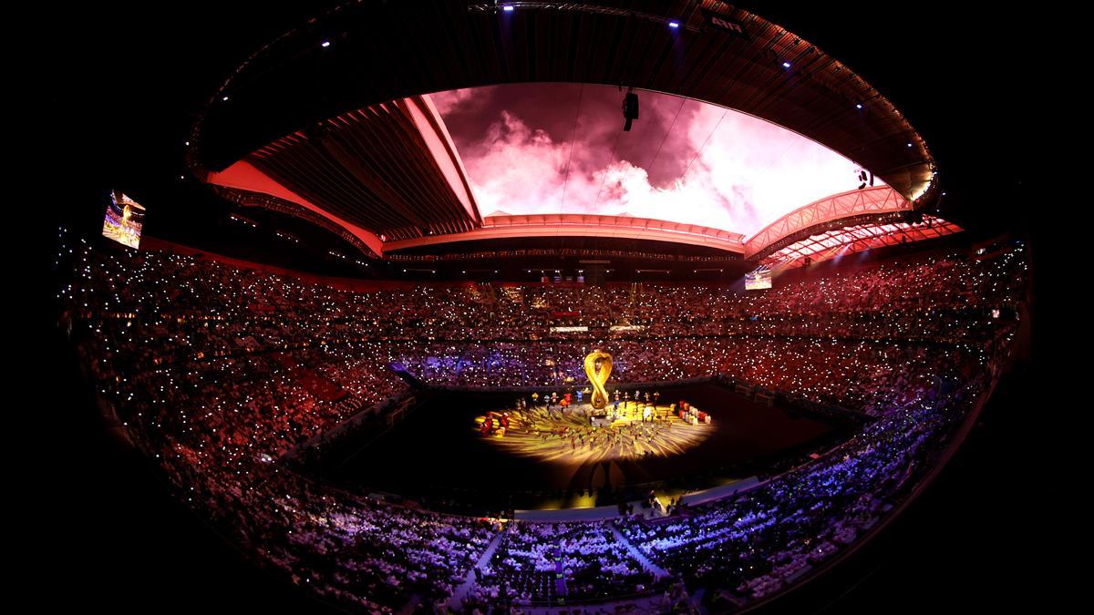 Vista general de la ceremonia inaugural de la Copa Mundial de la FIFA 2022 entre Qatar y Ecuador en el estadio Al Bayt de Al Khor, Qatar.