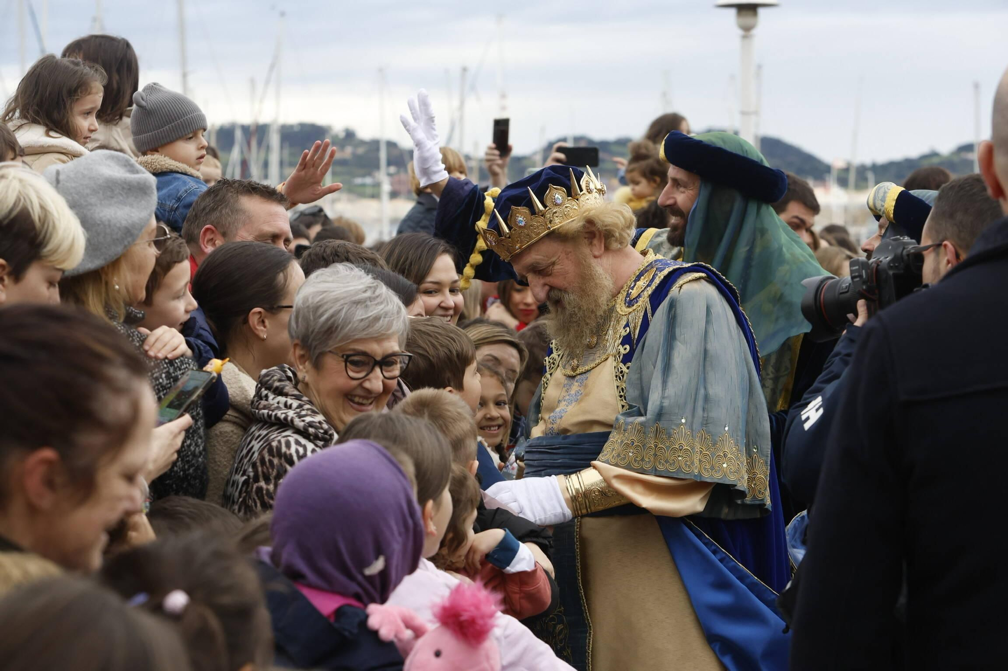 En imágenes: Los Reyes Magos desembarcan en Gijón