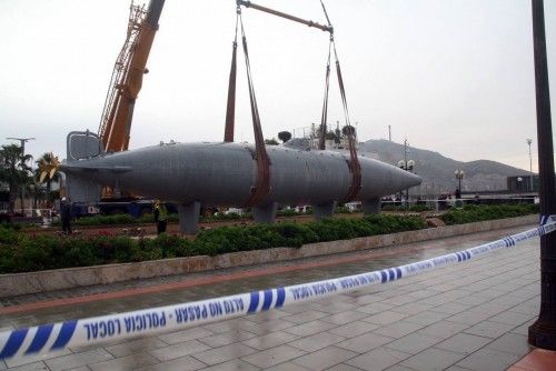 Traslado del sumarino Isaac Peral al museo naval en Cartagena