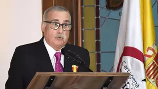 Fallece el reputado ‘maestro’ en protocolo y conocido cartagenero Ángel Pérez Martos