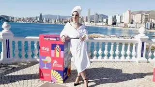 Los outfits más sonados del Benidorm Fest: del albornoz de Inés Hernand al bolso de MEC