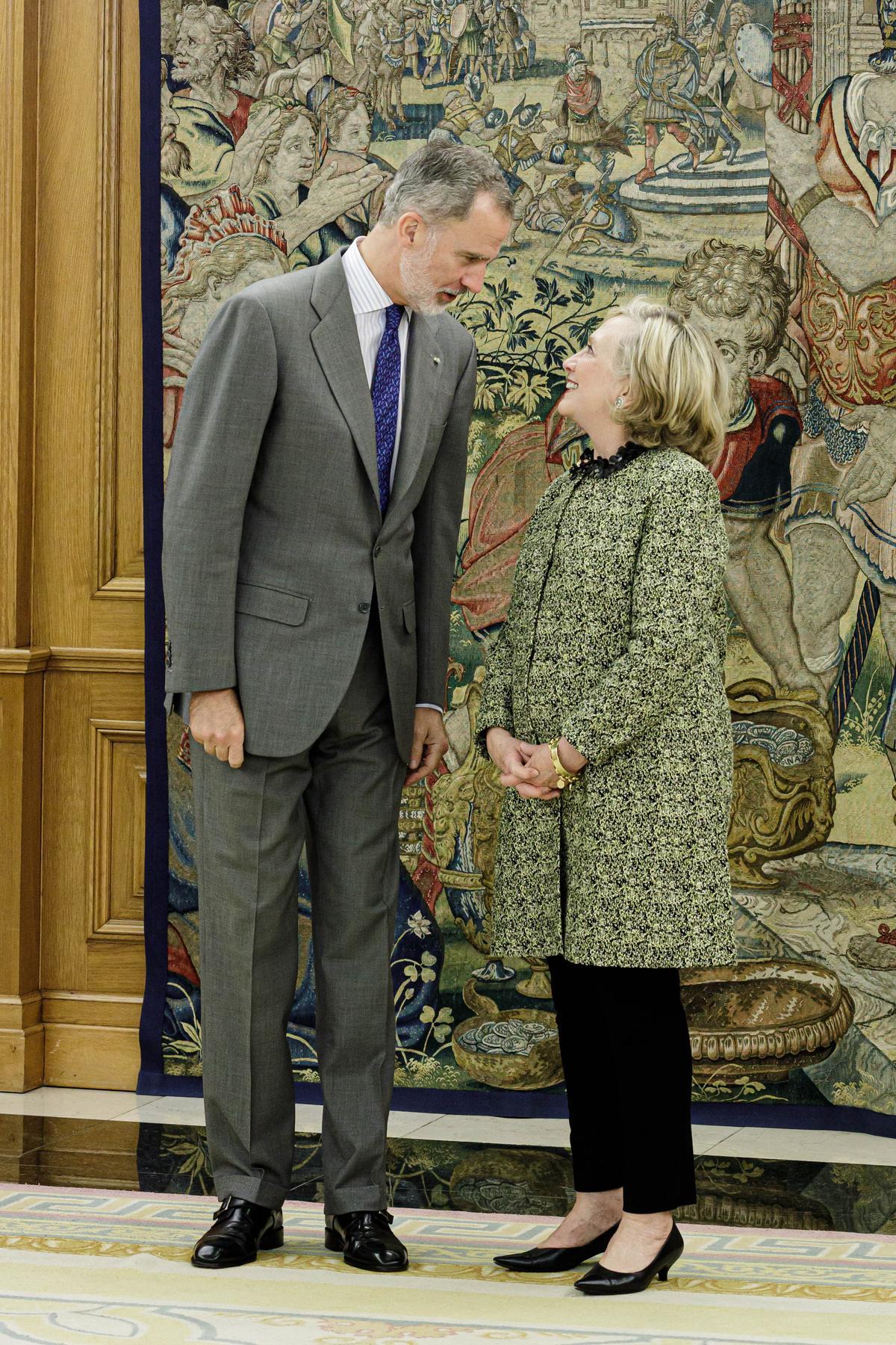 Felipe VI se reúne con Hillary Clinton en la Zarzuela