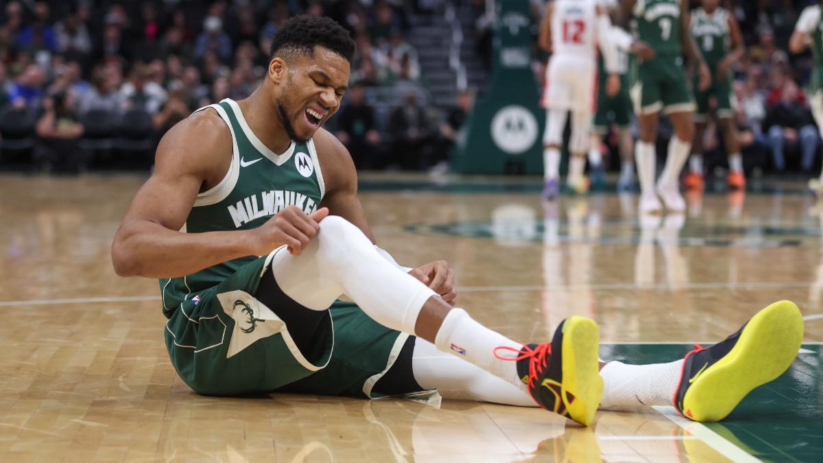 Giannis Antetokounmpo se lesiona entre rumores de un traspaso
