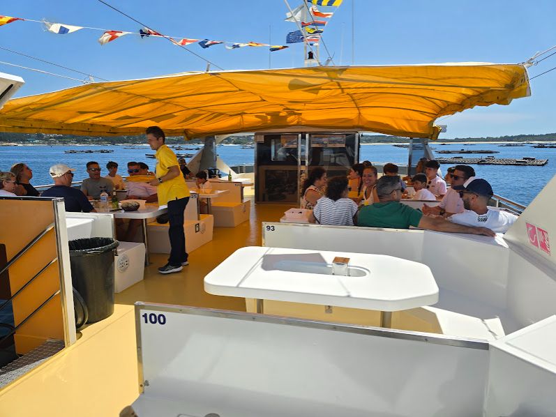 Así se disfruta de los catamaranes de O Grove.