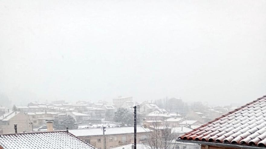 La neu cau per sobre dels 500 metres a l&#039;interior de Catalunya