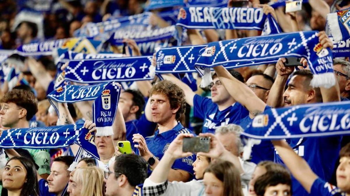 Aficionados del Real Oviedo
