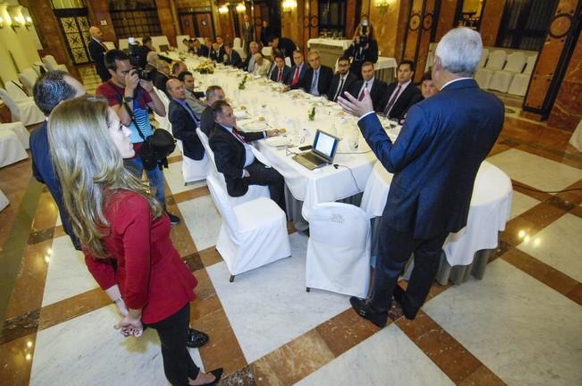 ALMUERZO DE DINOSOL CON EMPRESARIOS