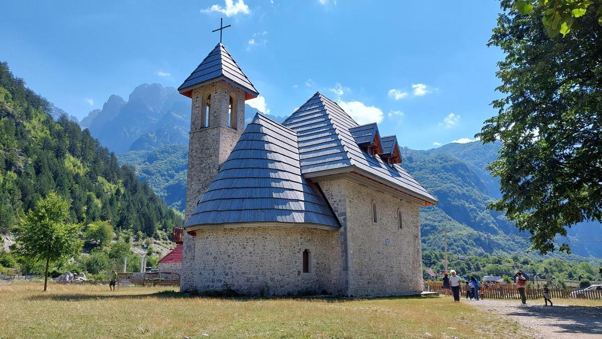 La iglesia de Theth, en los Alpes albaneses