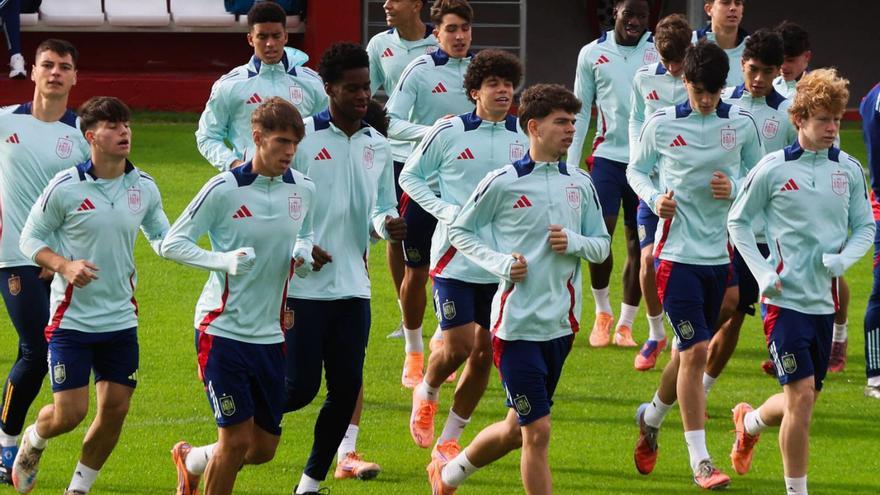 La selección española sub 17 entrena en A Illa | IÑAKI ABELLA