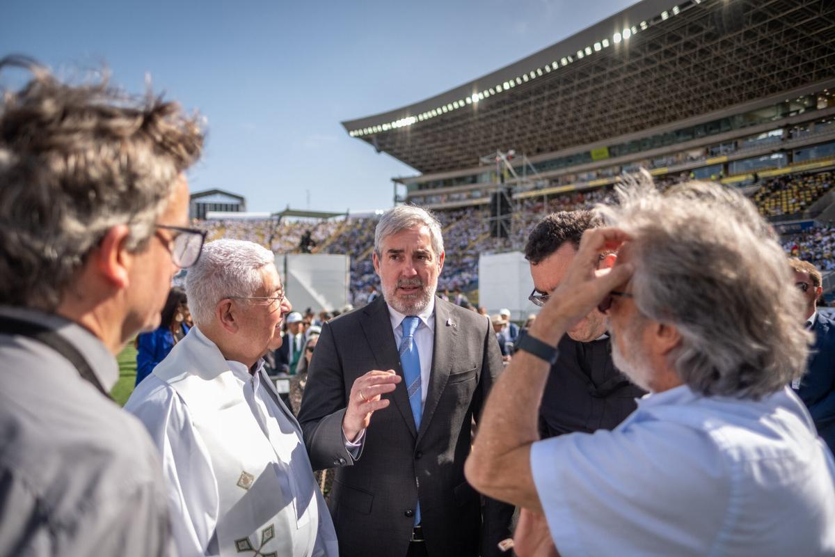 La misa del papa León XIV en el estadio de Gran Canaria